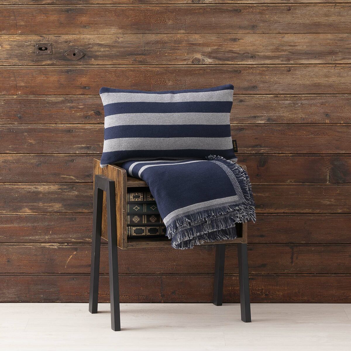 V3H4872B7B7CB897B1154C44C1EDB83A7A0R4233547P2