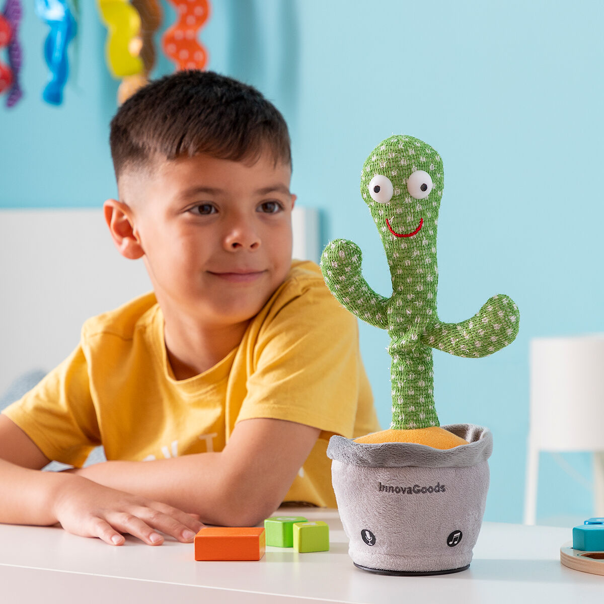 Tanssiva ja Laulava Pehmeä Lelukaktus Musiikilla ja Monivärisellä LED-valolla Pinxi InnovaGoods